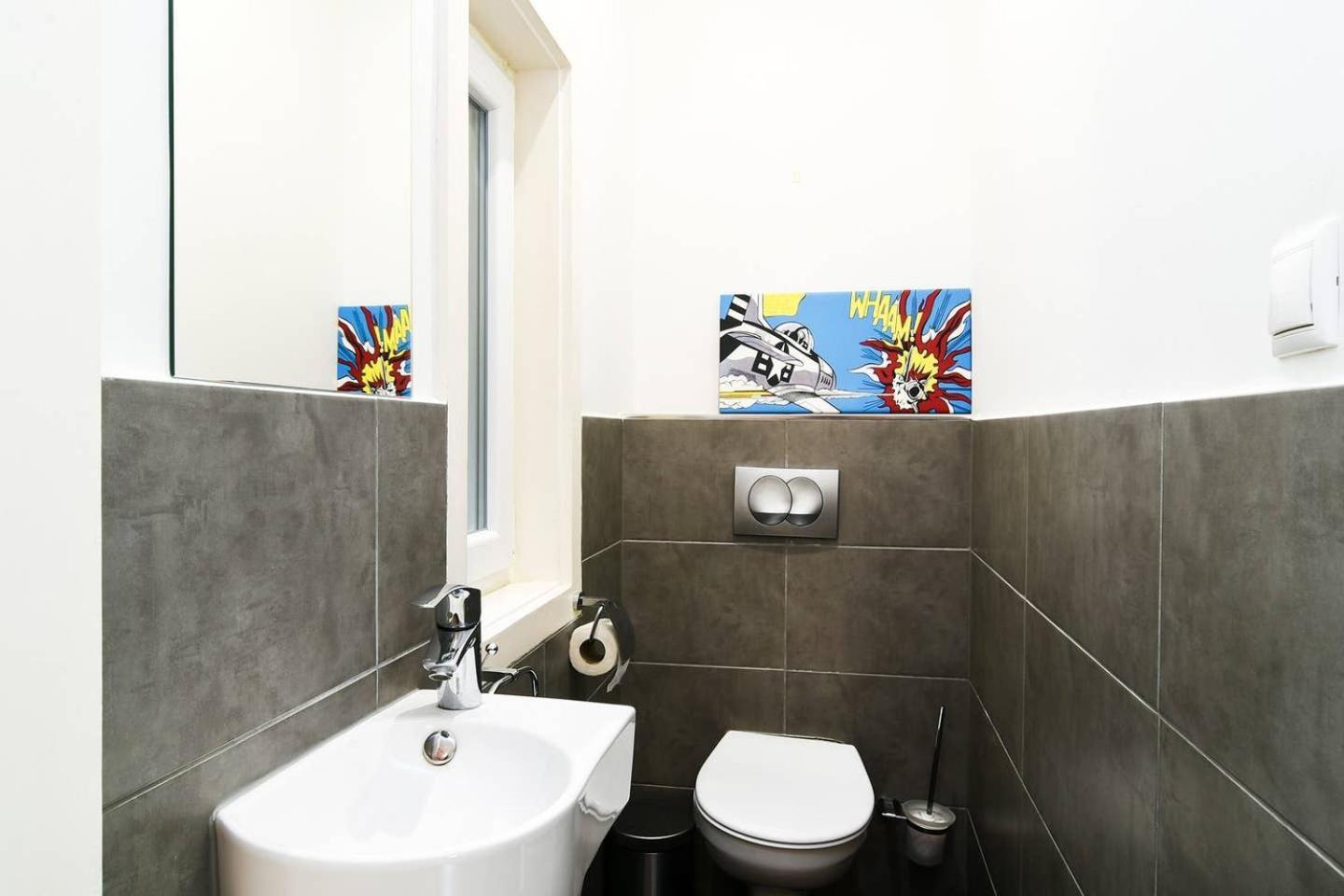 Central & Colorful Studio With Air Conditioning Budapest Kültér fotó