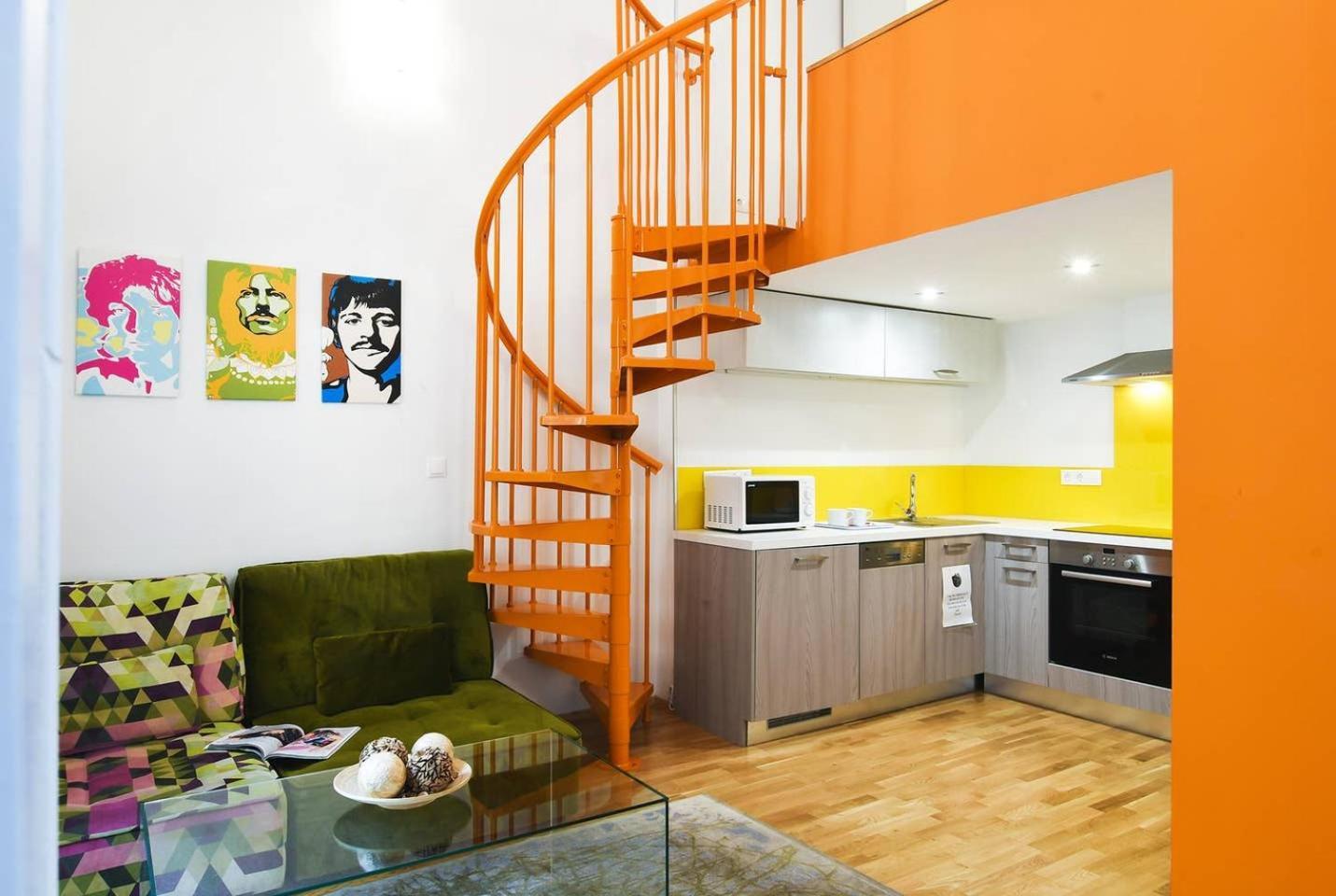 Central & Colorful Studio With Air Conditioning Budapest Kültér fotó