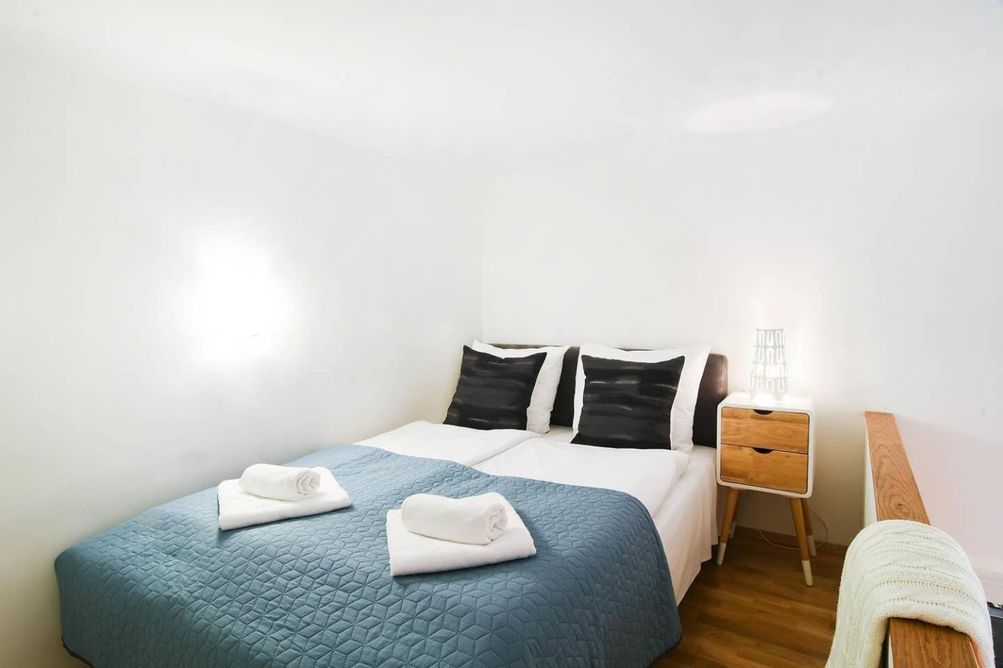Central & Colorful Studio With Air Conditioning Budapest Kültér fotó